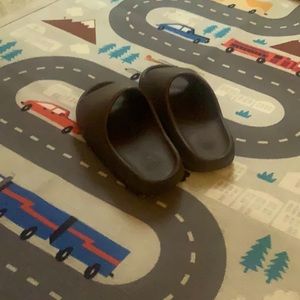 Yeezy Slide